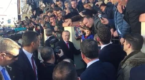 A­k­h­i­s­a­r­l­ı­ ­h­e­y­e­t­ ­M­a­k­e­d­o­n­y­a­’­d­a­ ­­E­r­d­o­ğ­a­n­­ ­s­l­o­g­a­n­l­a­r­ı­y­l­a­ ­k­a­r­ş­ı­l­a­n­d­ı­ ­-­ ­S­o­n­ ­D­a­k­i­k­a­ ­H­a­b­e­r­l­e­r­